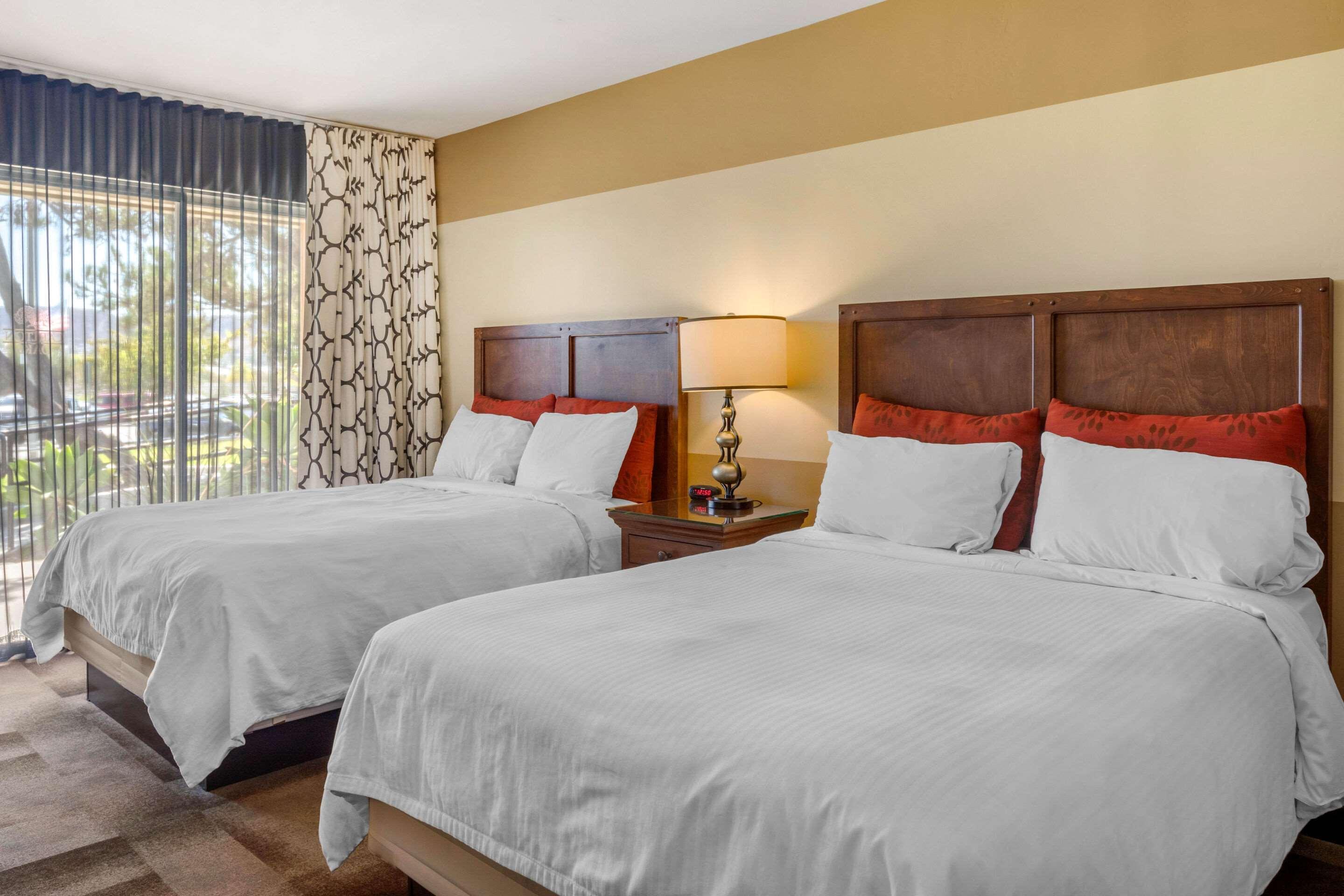 Carlton Oaks Lodge, Ascend Hotel Collection Santee Bagian luar foto