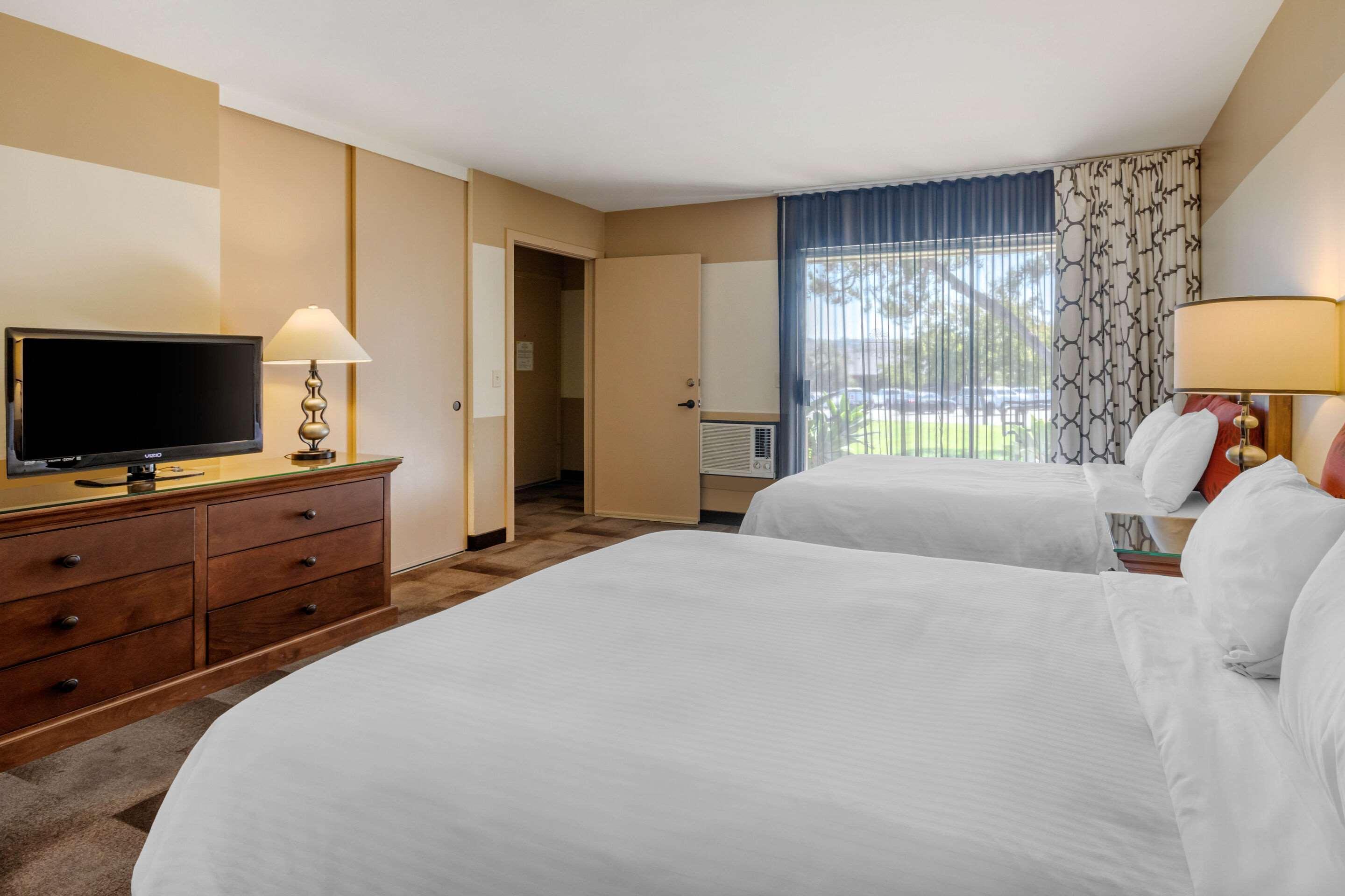 Carlton Oaks Lodge, Ascend Hotel Collection Santee Bagian luar foto