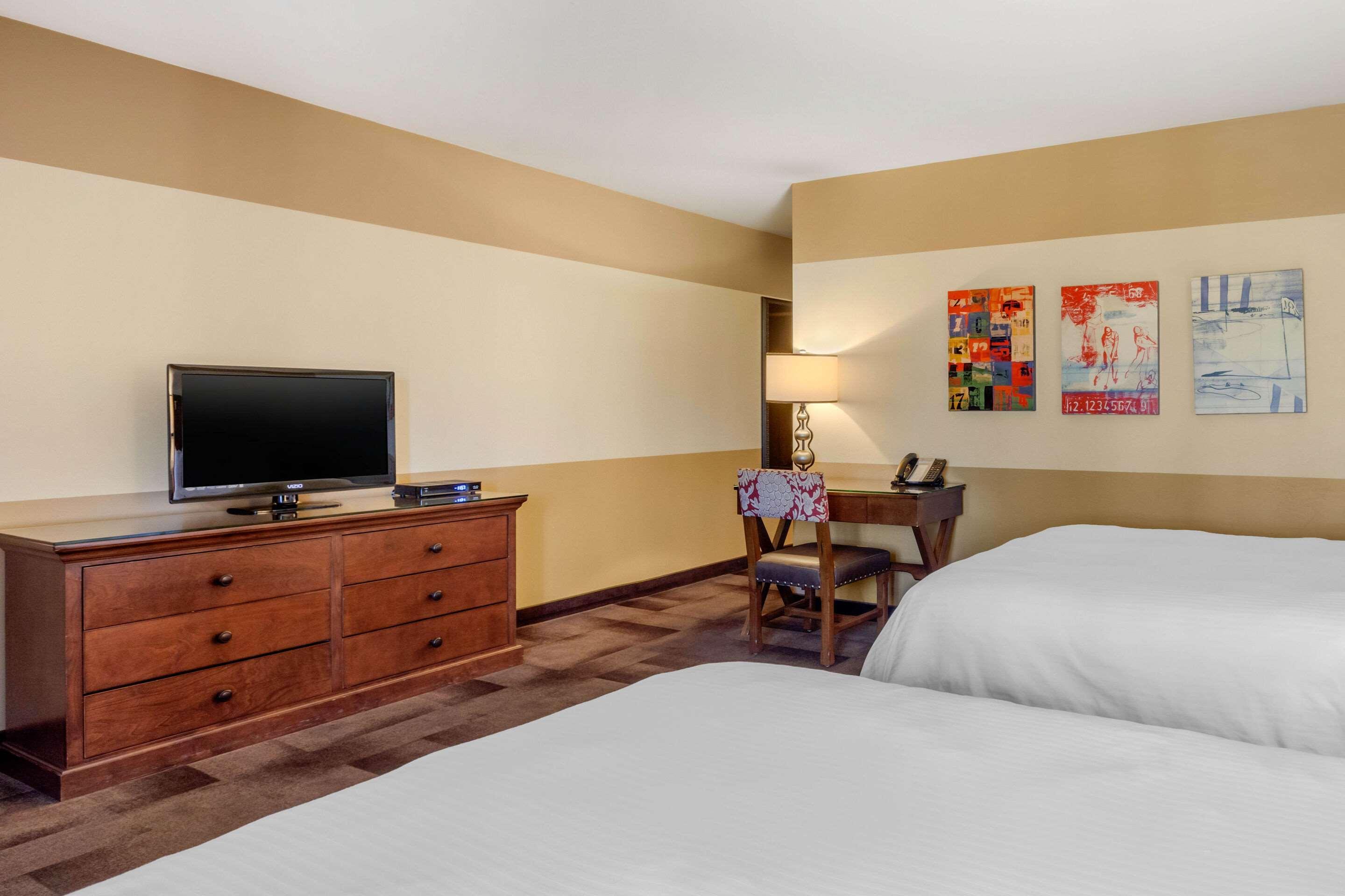 Carlton Oaks Lodge, Ascend Hotel Collection Santee Bagian luar foto
