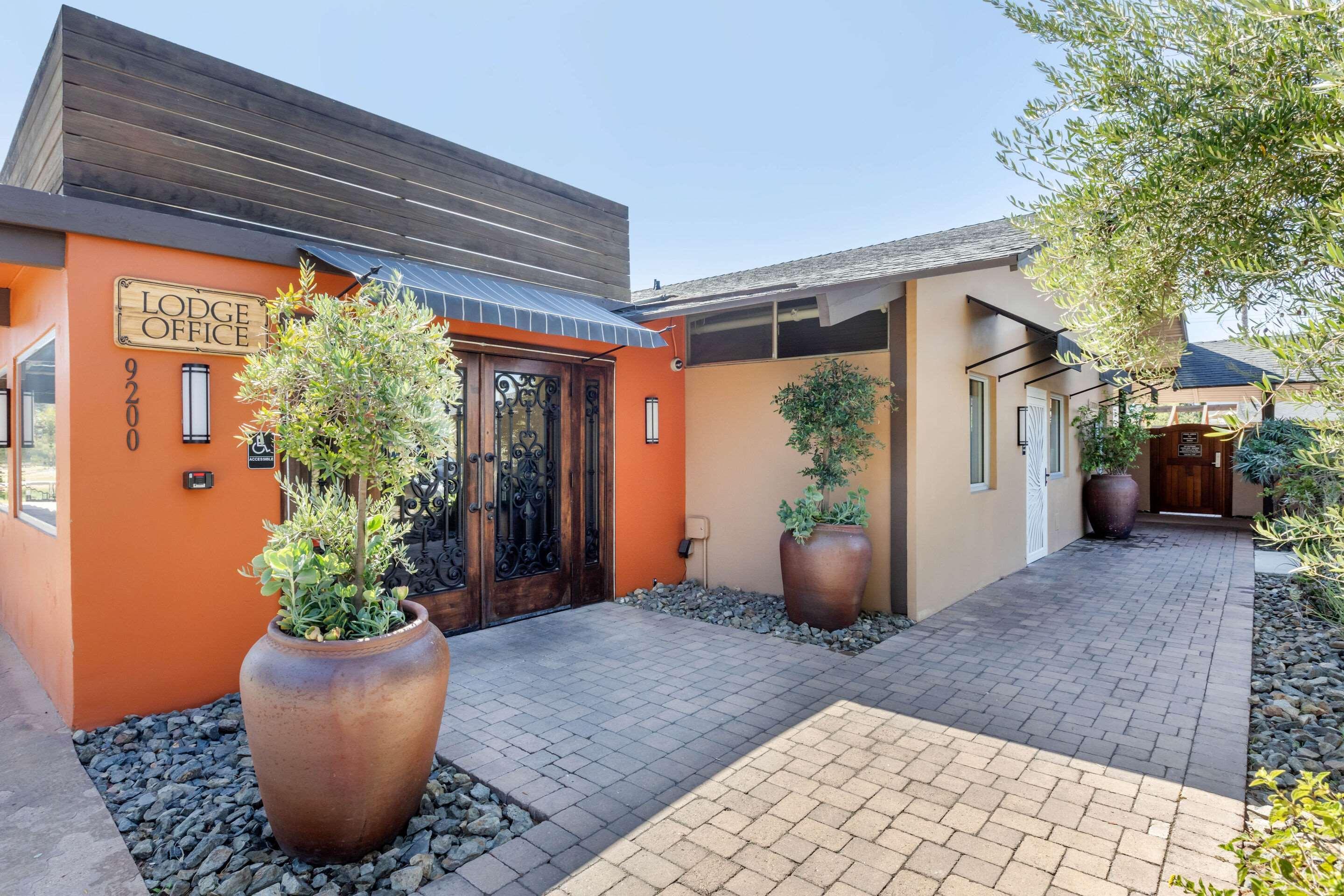 Carlton Oaks Lodge, Ascend Hotel Collection Santee Bagian luar foto