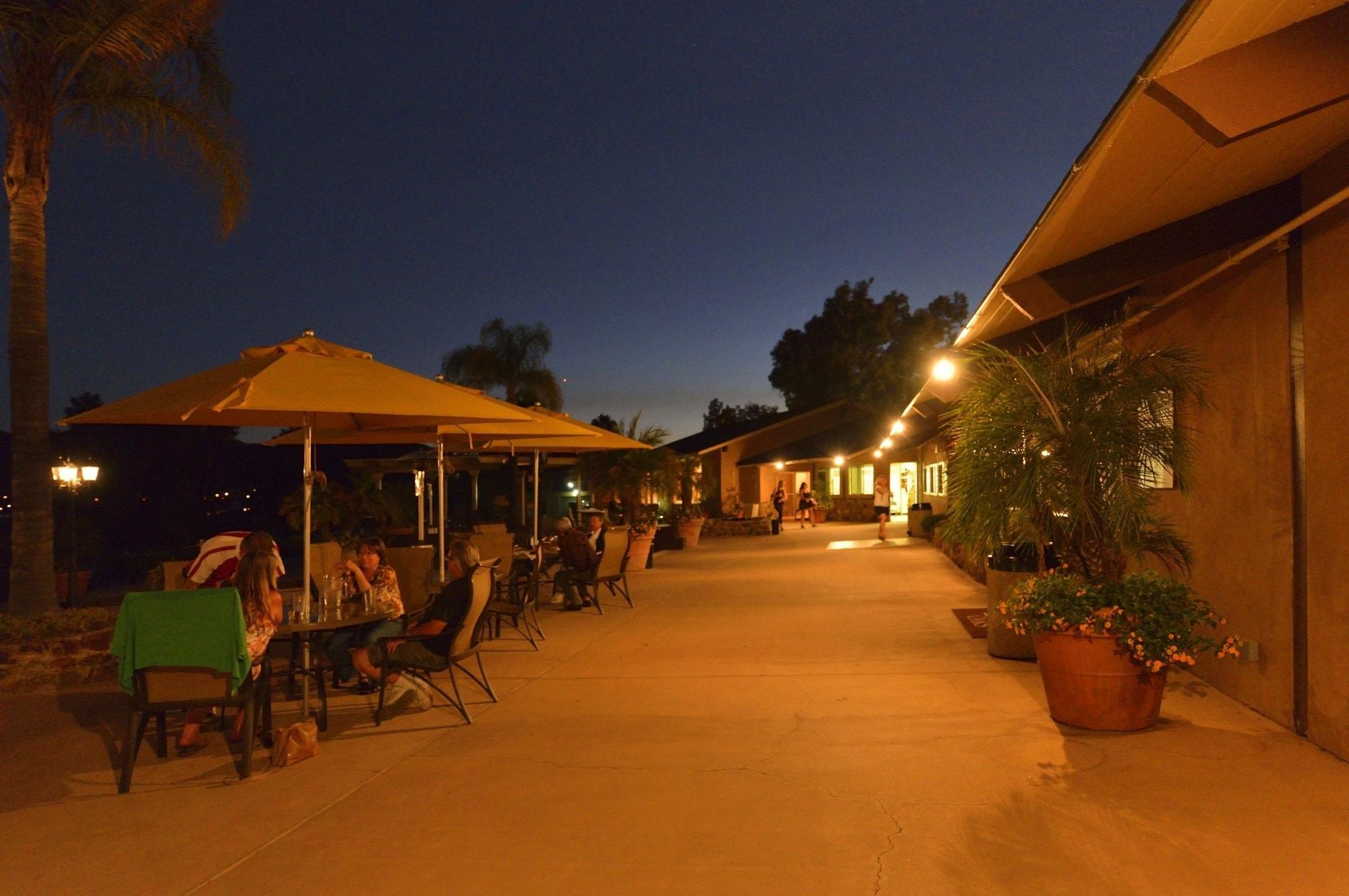 Carlton Oaks Lodge, Ascend Hotel Collection Santee Bagian luar foto