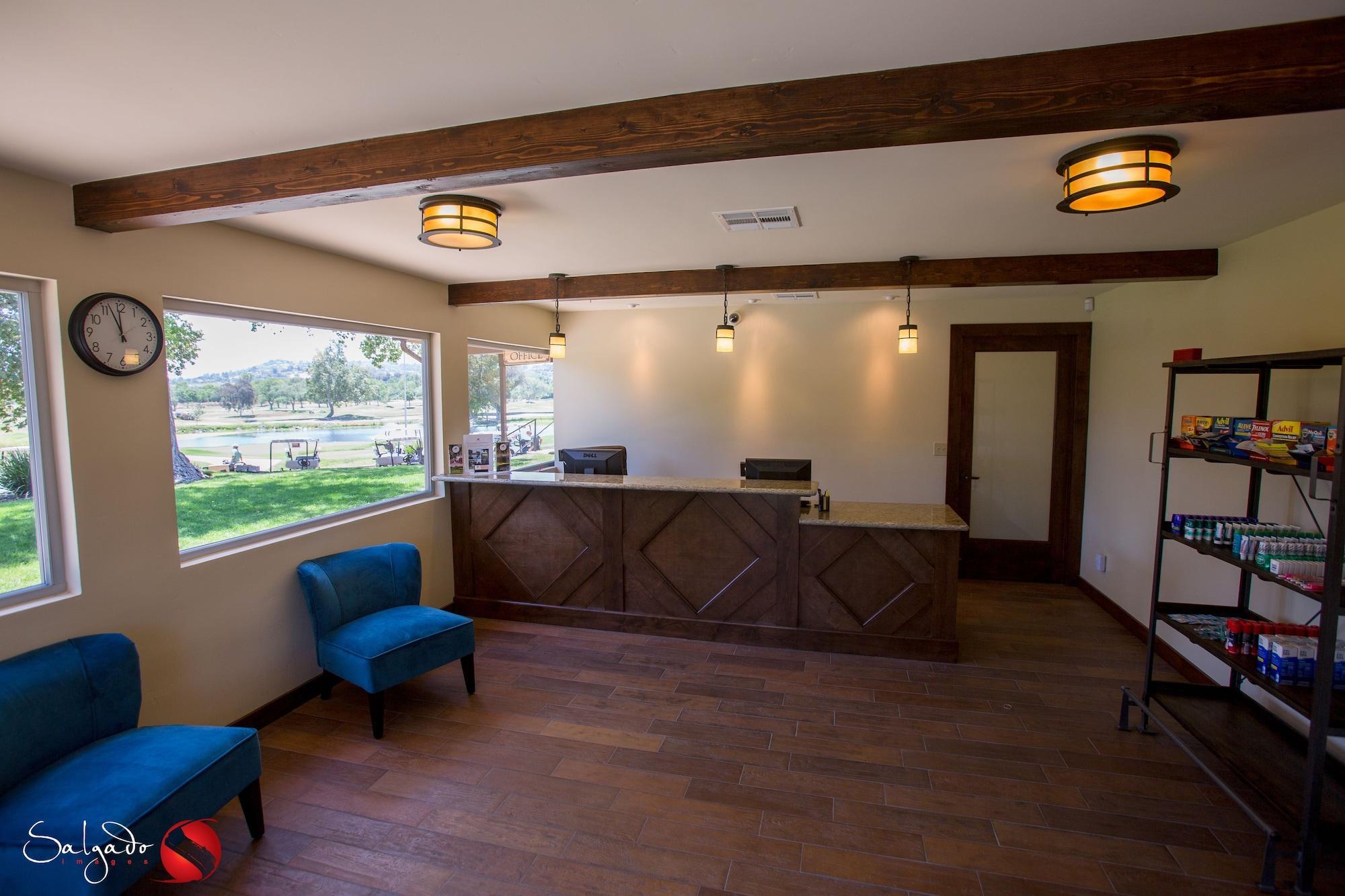 Carlton Oaks Lodge, Ascend Hotel Collection Santee Bagian luar foto