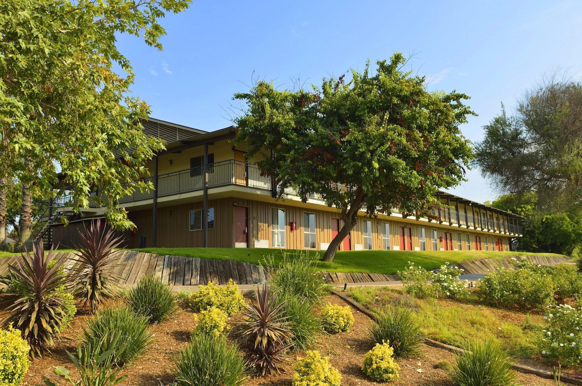 Carlton Oaks Lodge, Ascend Hotel Collection Santee Bagian luar foto