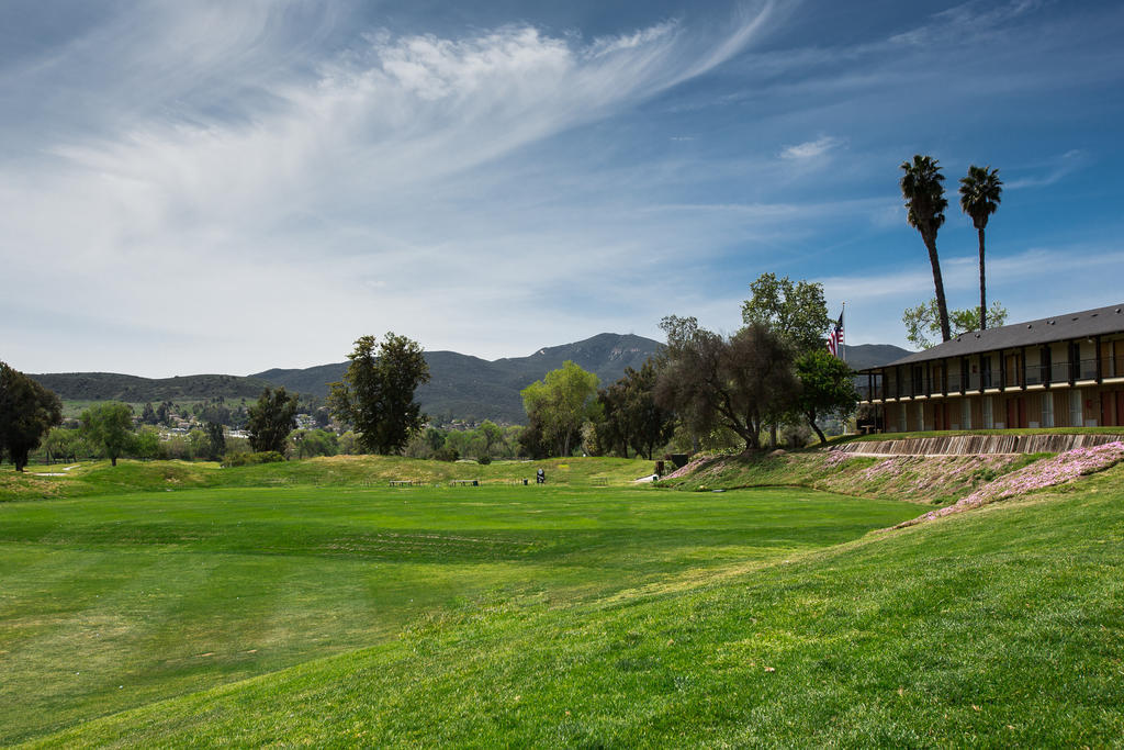 Carlton Oaks Lodge, Ascend Hotel Collection Santee Bagian luar foto